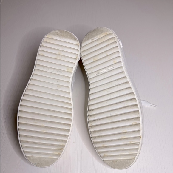 Louis Vuitton White Monogram Debossed Leather Time Out Sneakers authentic - Picture 8 of 8